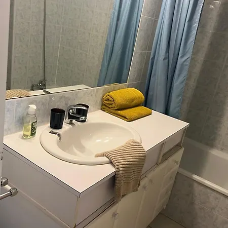 Quiet Near شقة Saint-Raphaël