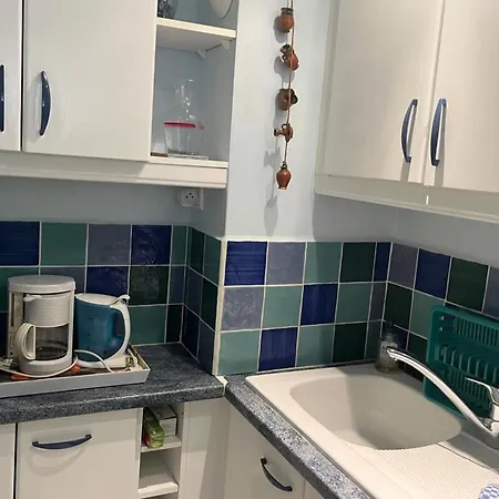 Quiet Near شقة Saint-Raphaël